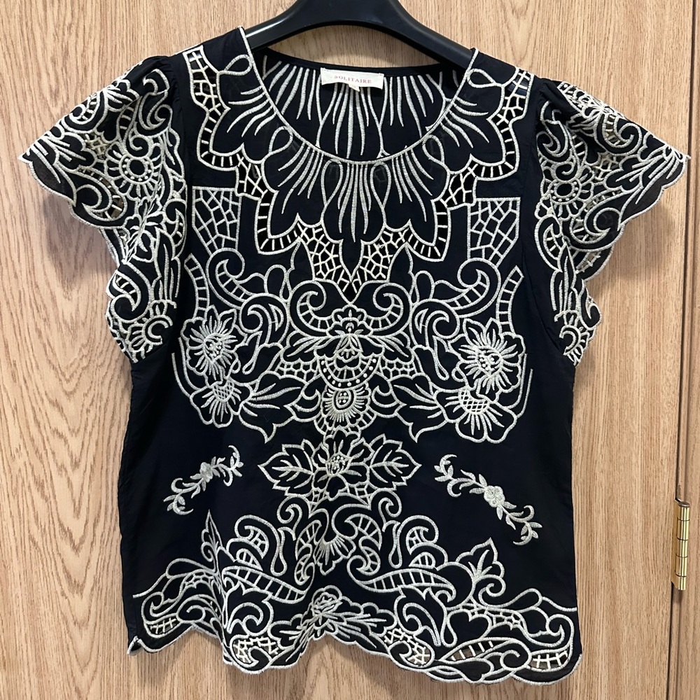 New Solitaire BlackCotton Ivory Embroidered Flare Blouse Women’s M